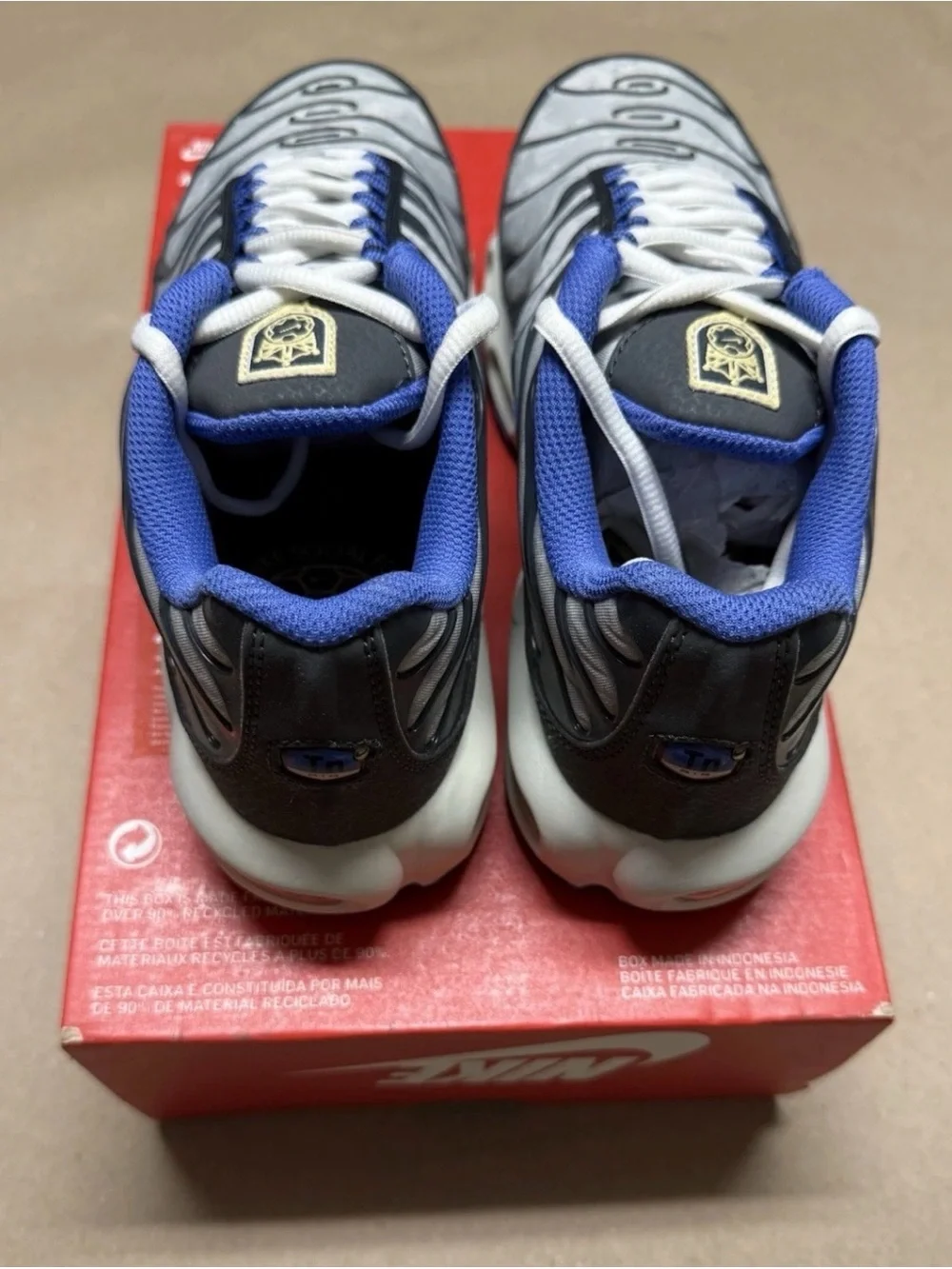 Nike Air Max Plus SE Social FC Men’s size 6.5 Running Shoes NEW!